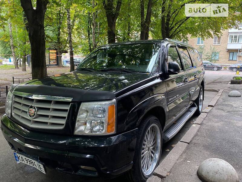Внедорожник / Кроссовер Cadillac Escalade 2003 в 