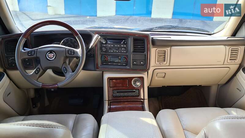 Внедорожник / Кроссовер Cadillac Escalade 2005 в Кривом Роге фото 6 Внедорожник / Кроссовер Cadillac Escalade 2005 в Кривом Роге