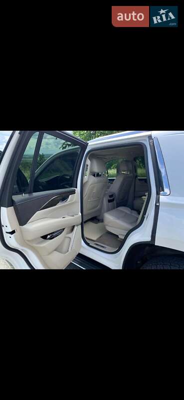 Внедорожник / Кроссовер Cadillac Escalade 2017 в Киеве