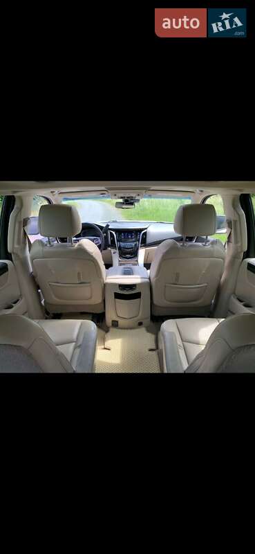 Внедорожник / Кроссовер Cadillac Escalade 2017 в Киеве
