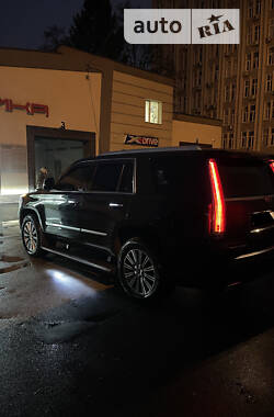 Внедорожник / Кроссовер Cadillac Escalade 2016 в Виннице