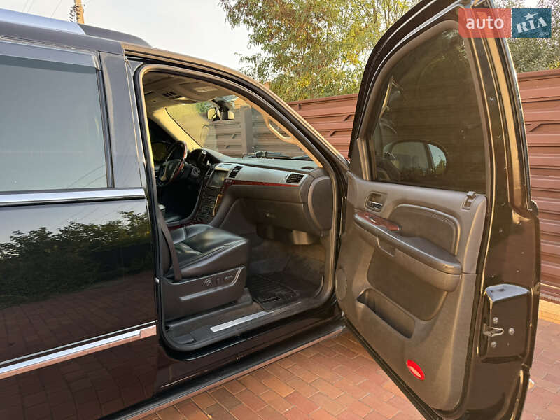 Внедорожник / Кроссовер Cadillac Escalade 2008 в Киеве