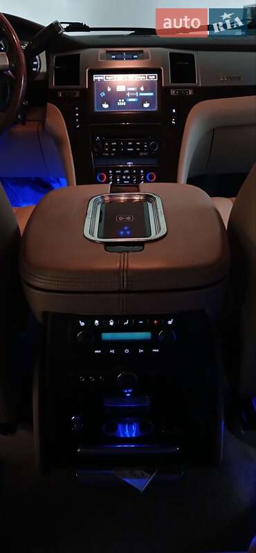 Внедорожник / Кроссовер Cadillac Escalade 2011 в Косове