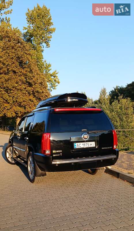 Внедорожник / Кроссовер Cadillac Escalade 2011 в Косове