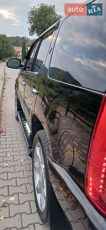 Внедорожник / Кроссовер Cadillac Escalade 2011 в Косове