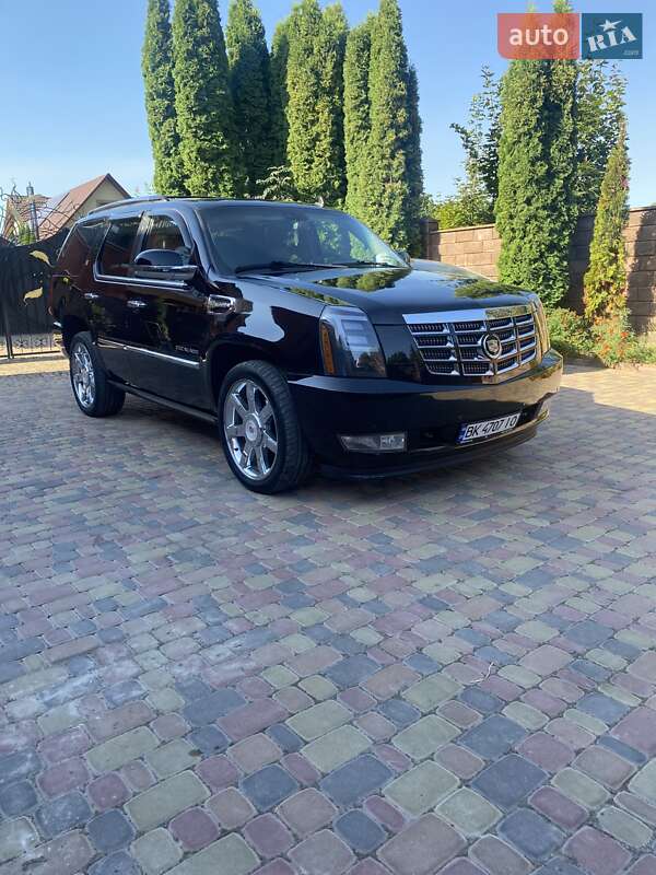 Внедорожник / Кроссовер Cadillac Escalade 2010 в Ровно фото 23 Внедорожник / Кроссовер Cadillac Escalade 2010 в Ровно