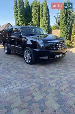 Внедорожник / Кроссовер Cadillac Escalade 2010 в 