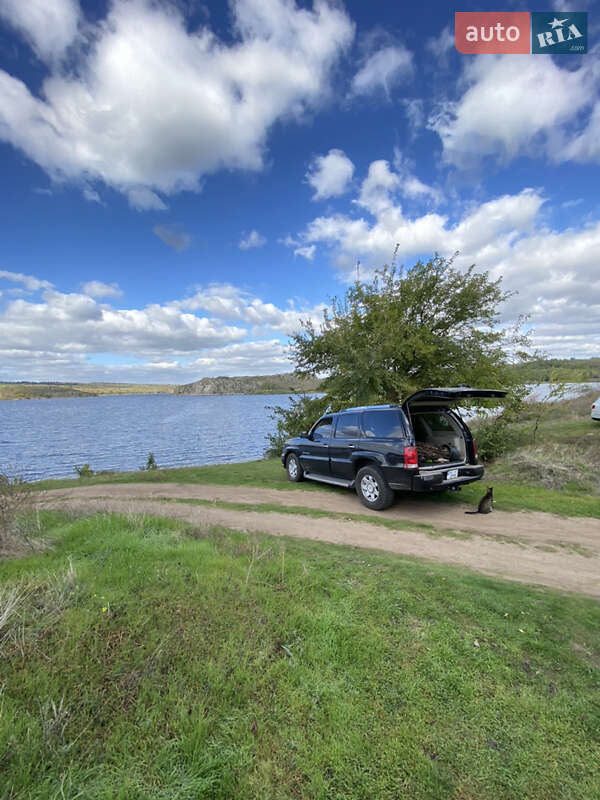 Позашляховик / Кросовер Cadillac Escalade 2004 в Южноукраїнську