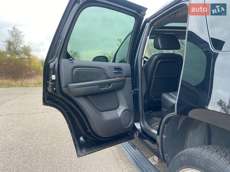 Позашляховик / Кросовер Cadillac Escalade 2008 в Кривому Розі