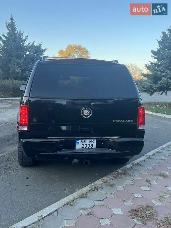 Позашляховик / Кросовер Cadillac Escalade 2004 в Южноукраїнську