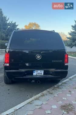 Внедорожник / Кроссовер Cadillac Escalade 2004 в Южноукраинске