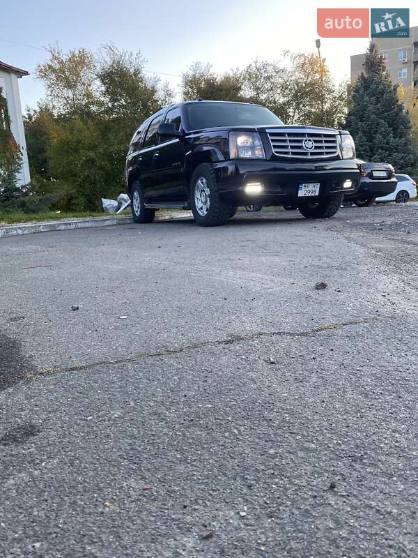 Позашляховик / Кросовер Cadillac Escalade 2004 в Южноукраїнську