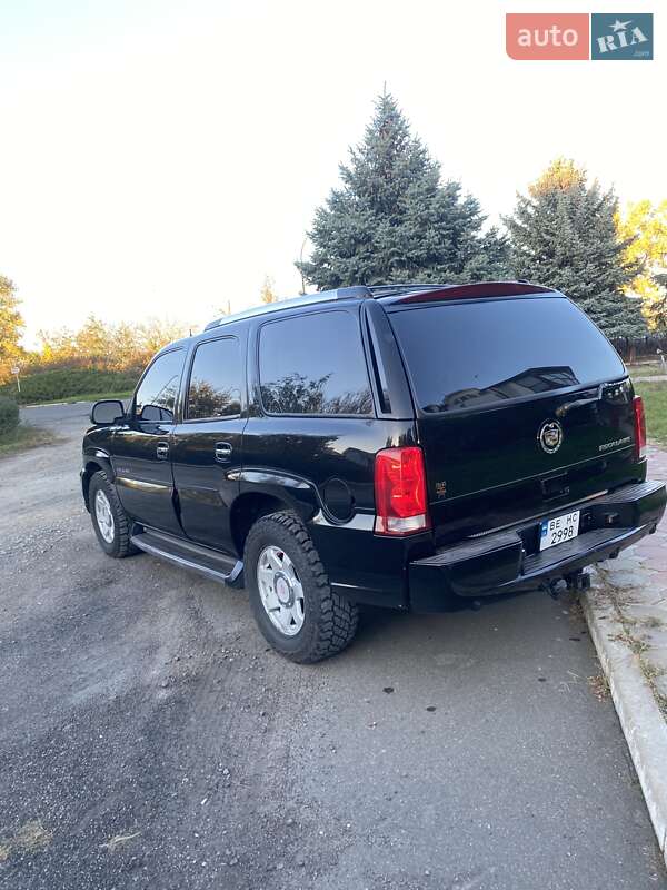 Позашляховик / Кросовер Cadillac Escalade 2004 в Южноукраїнську