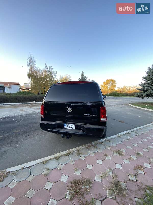 Позашляховик / Кросовер Cadillac Escalade 2004 в Южноукраїнську