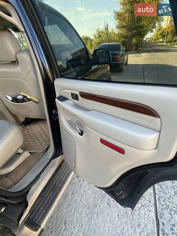 Позашляховик / Кросовер Cadillac Escalade 2004 в Южноукраїнську