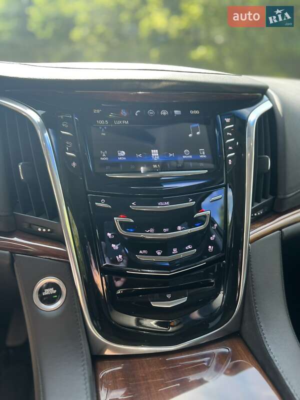 Внедорожник / Кроссовер Cadillac Escalade 2016 в Белой Церкви