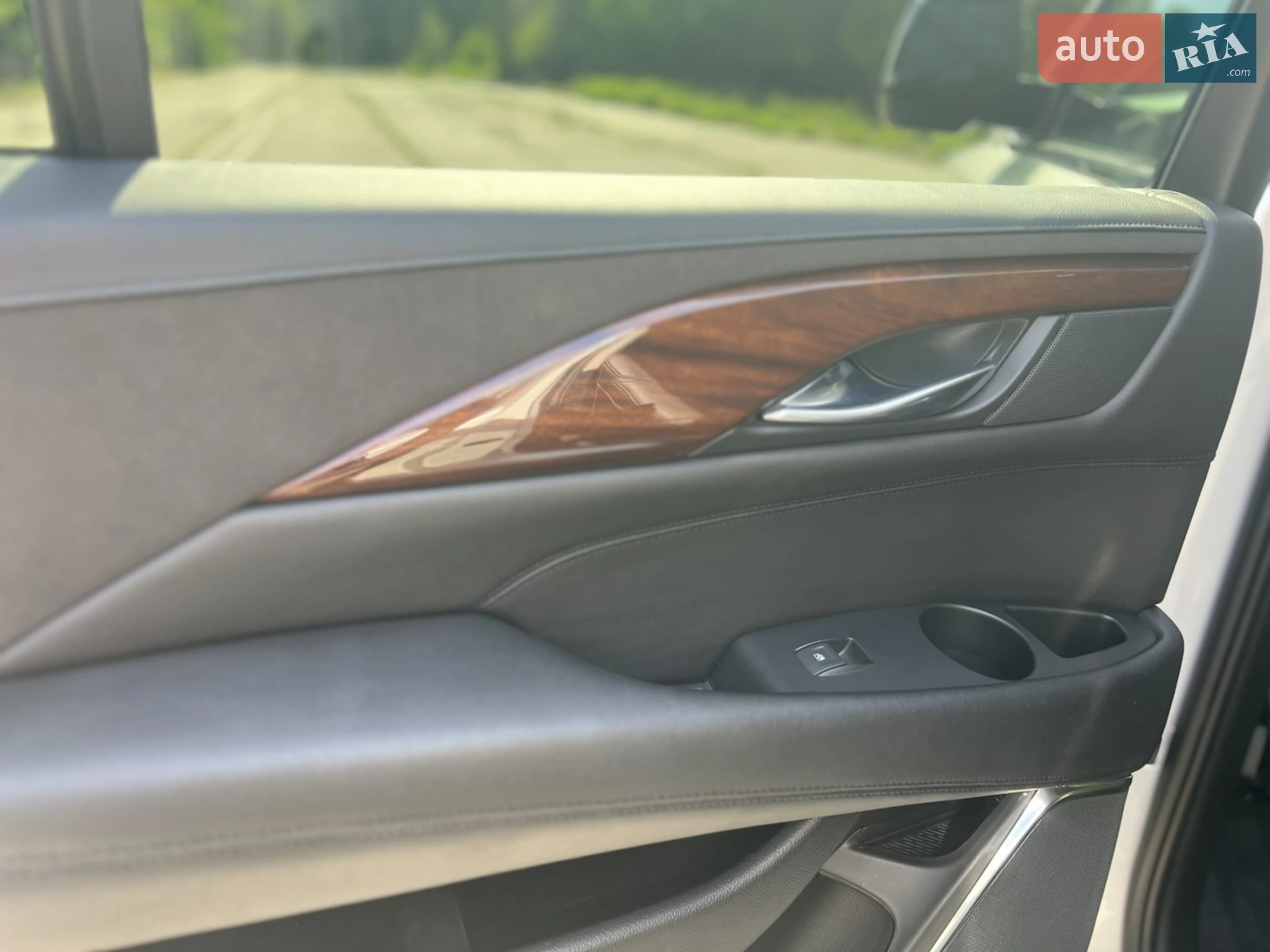 2016 Cadillac Escalade - мініатюра 14