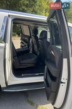 Внедорожник / Кроссовер Cadillac Escalade 2016 в 