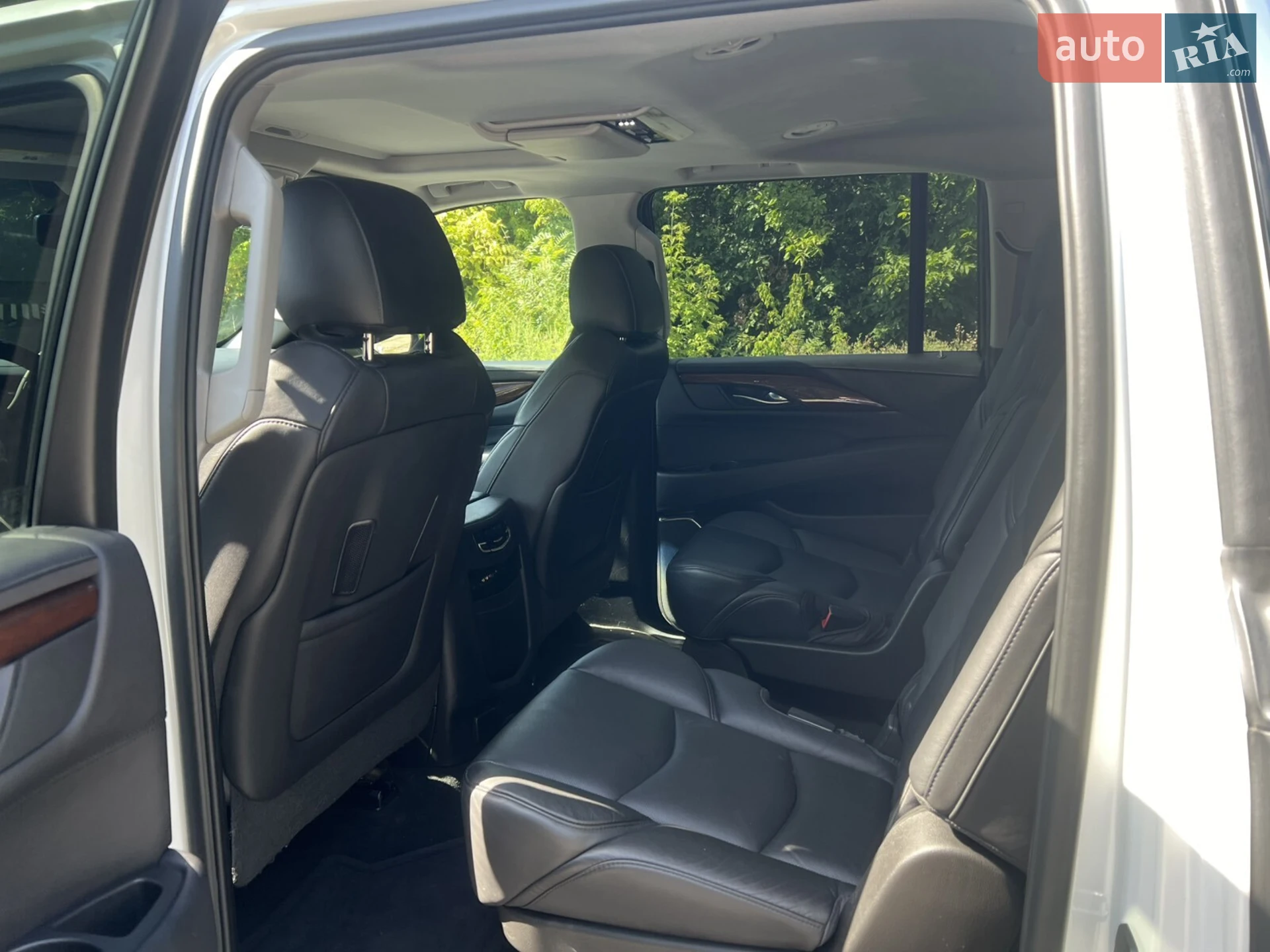 2016 Cadillac Escalade - мініатюра 28