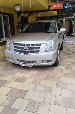 Внедорожник / Кроссовер Cadillac Escalade 2013 в Киеве