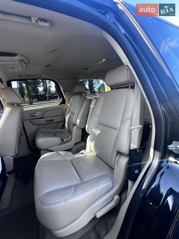 Позашляховик / Кросовер Cadillac Escalade 2008 в Києві фото 11 Позашляховик / Кросовер Cadillac Escalade 2008 в Києві