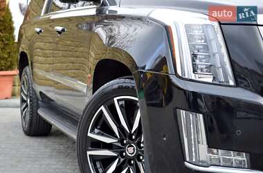 Внедорожник / Кроссовер Cadillac Escalade 2017 в 