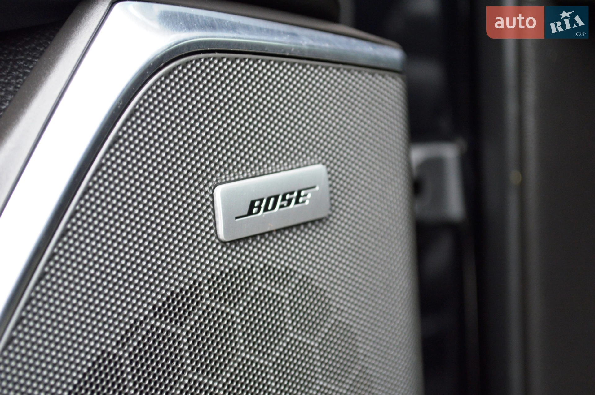 2017 Cadillac Escalade - мініатюра 28