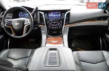 Внедорожник / Кроссовер Cadillac Escalade 2017 в 