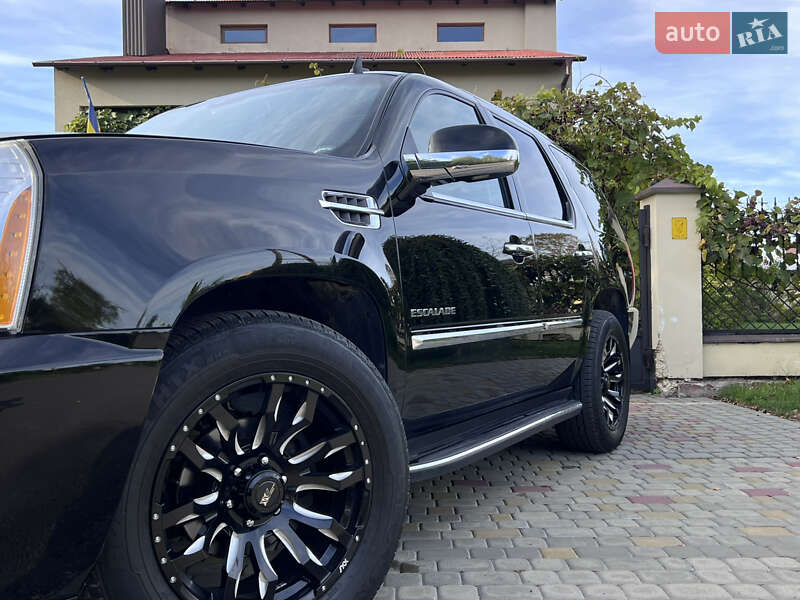 Внедорожник / Кроссовер Cadillac Escalade 2013 в Днепре фото 2 Внедорожник / Кроссовер Cadillac Escalade 2013 в Днепре