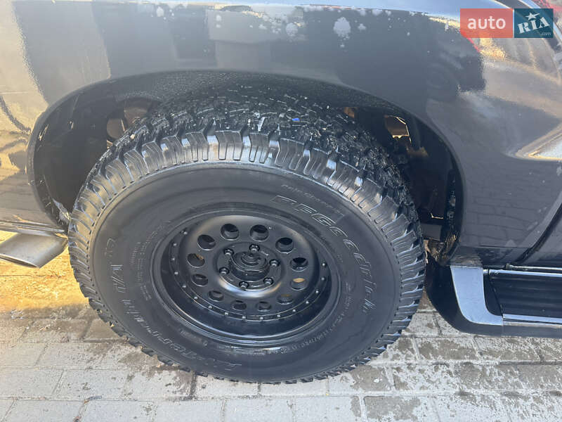 Пикап Cadillac Escalade 2002 в Ивано-Франковске