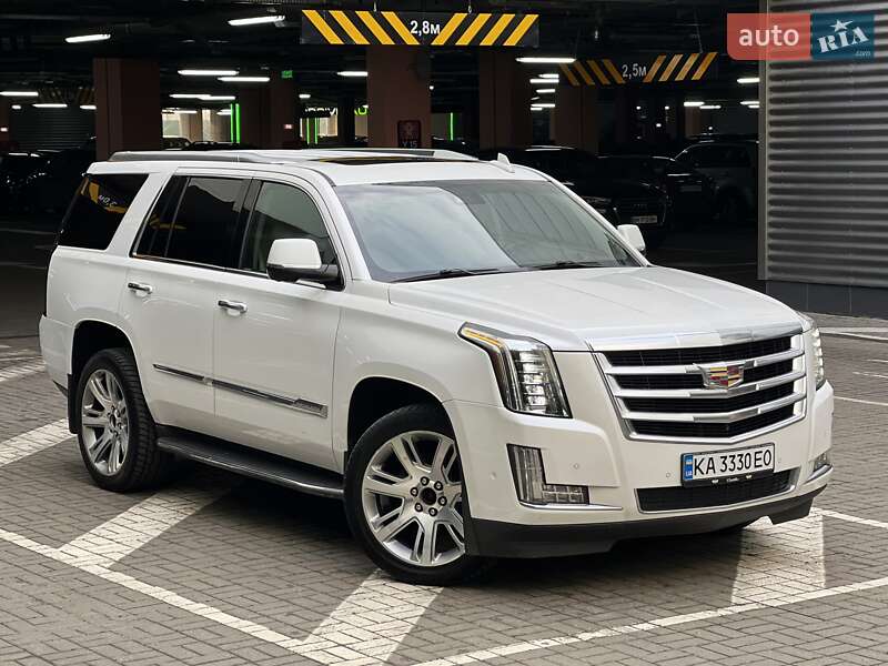 Внедорожник / Кроссовер Cadillac Escalade 2016 в 
