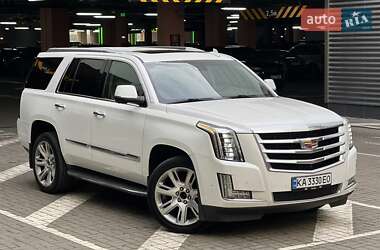 Внедорожник / Кроссовер Cadillac Escalade 2016 в 
