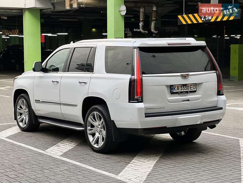 Внедорожник / Кроссовер Cadillac Escalade 2016 в Киеве