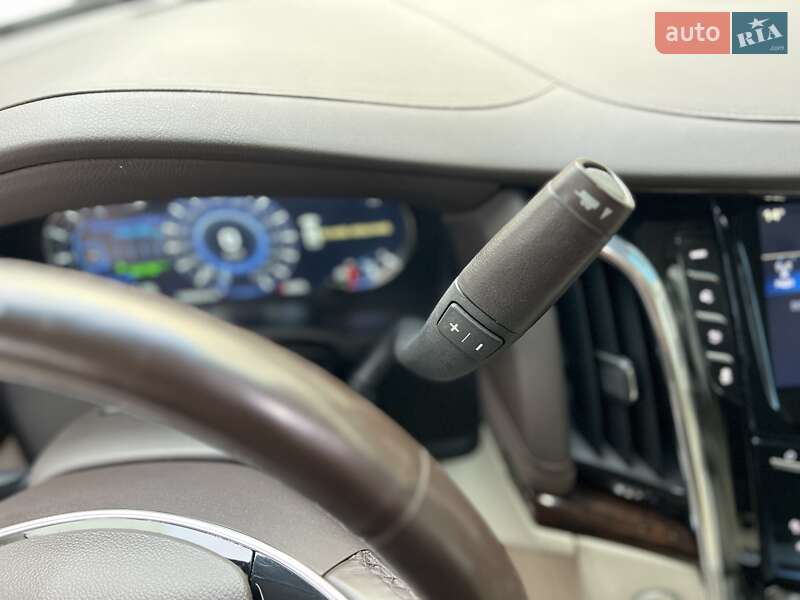 Внедорожник / Кроссовер Cadillac Escalade 2016 в Киеве