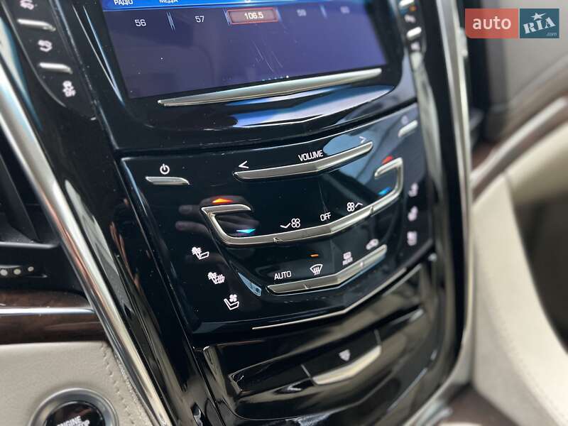 Внедорожник / Кроссовер Cadillac Escalade 2016 в Киеве