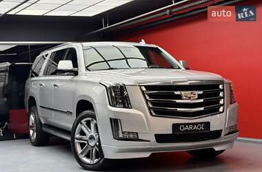 Седан Cadillac Escalade 2016 в Киеве