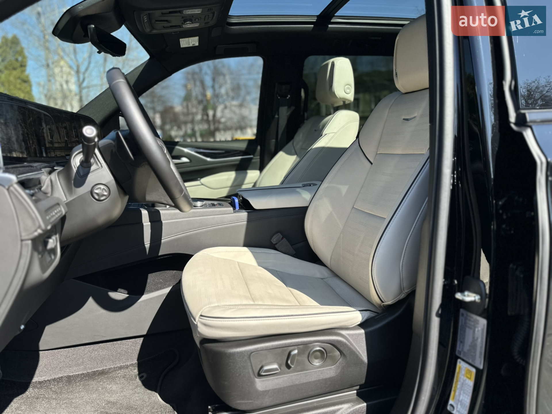 2023 Cadillac Escalade - мініатюра 12