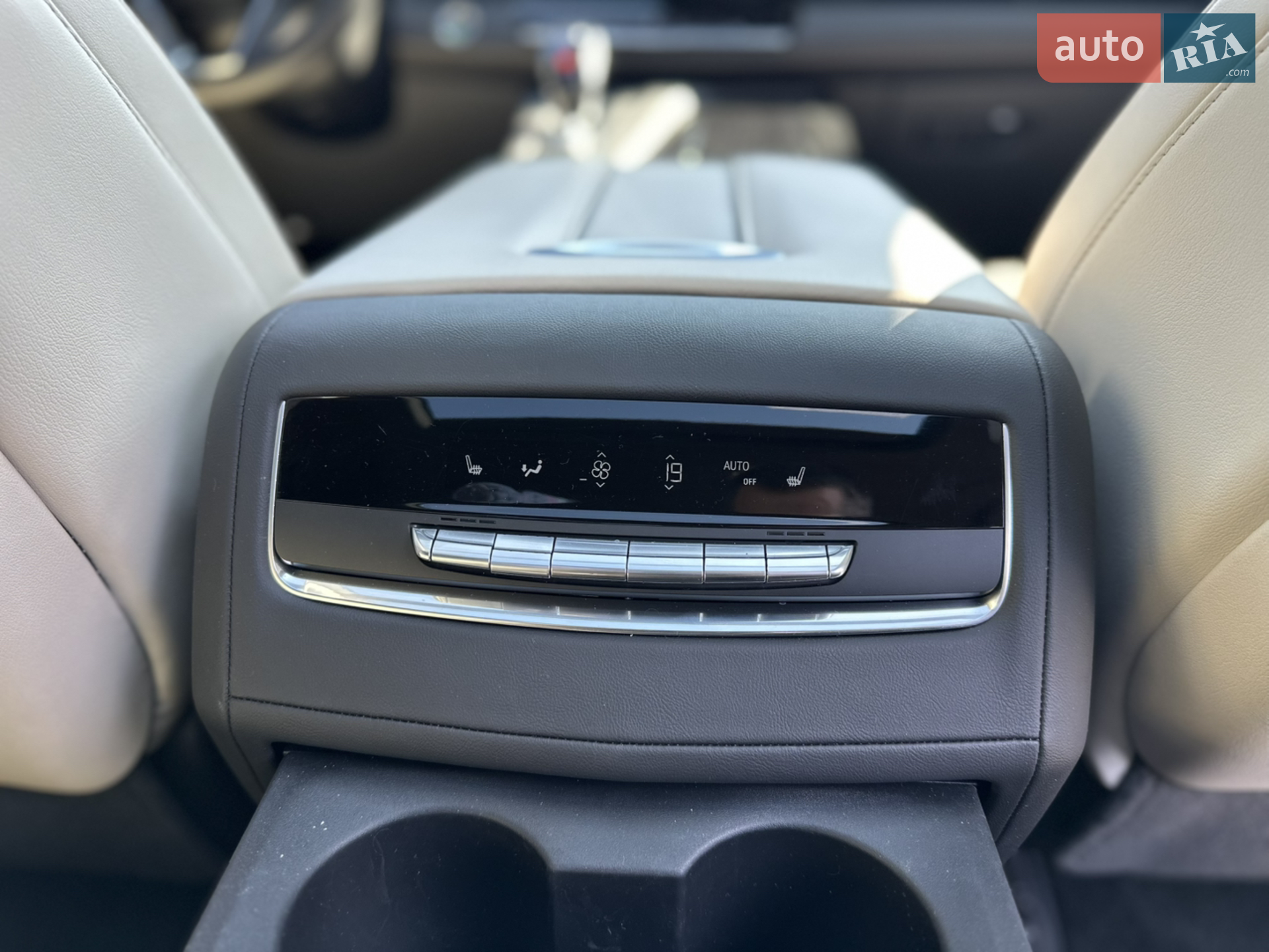 2023 Cadillac Escalade - мініатюра 39