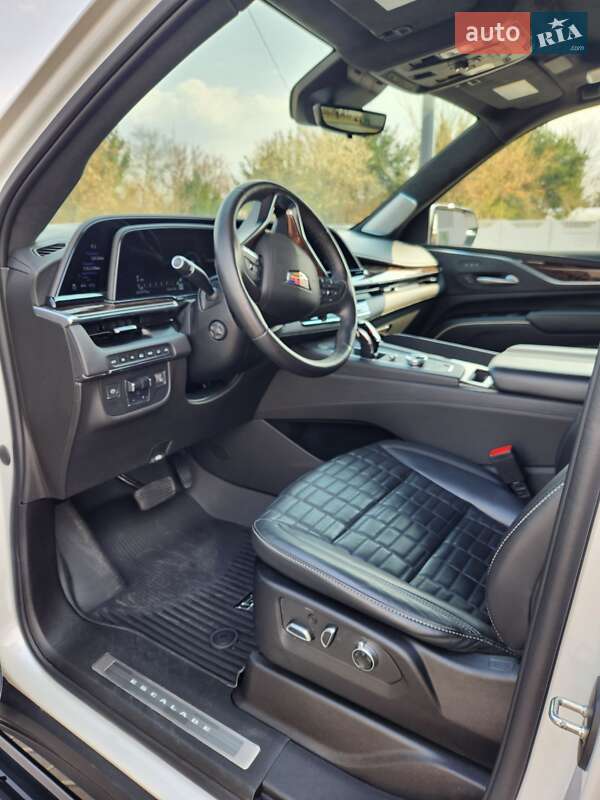 Внедорожник / Кроссовер Cadillac Escalade 2022 в Киеве