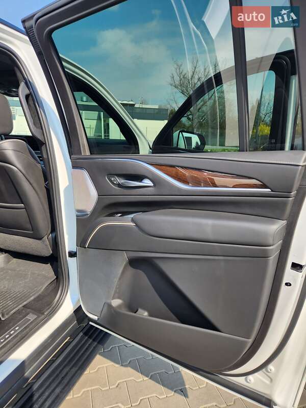 Внедорожник / Кроссовер Cadillac Escalade 2022 в Киеве