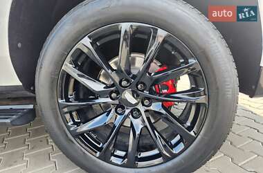 Внедорожник / Кроссовер Cadillac Escalade 2022 в 