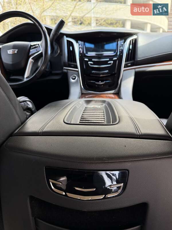 Позашляховик / Кросовер Cadillac Escalade 2019 в Києві