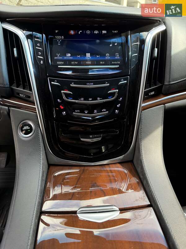 Позашляховик / Кросовер Cadillac Escalade 2019 в Києві