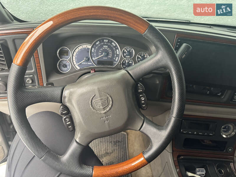 Пикап Cadillac Escalade 2002 в Ивано-Франковске