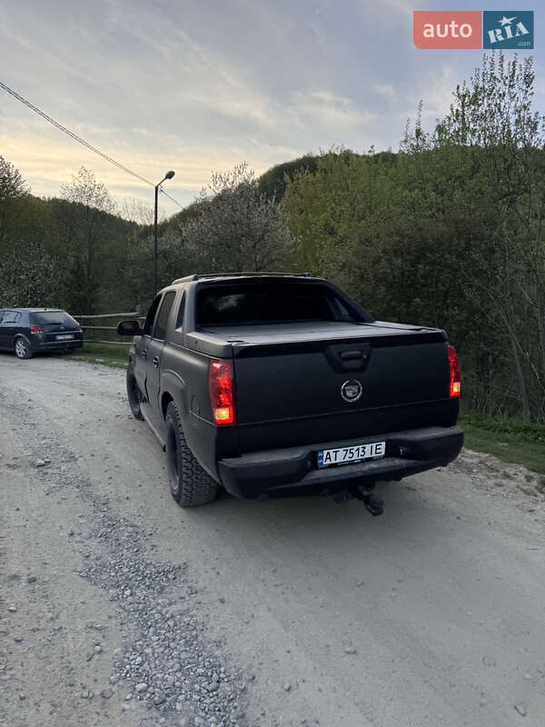 Пикап Cadillac Escalade 2002 в Ивано-Франковске