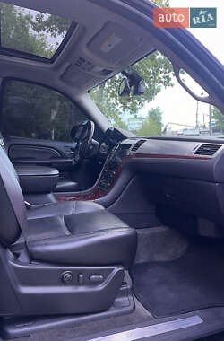 Позашляховик / Кросовер Cadillac Escalade 2008 в 