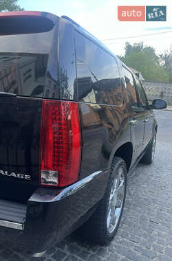 Позашляховик / Кросовер Cadillac Escalade 2008 в 
