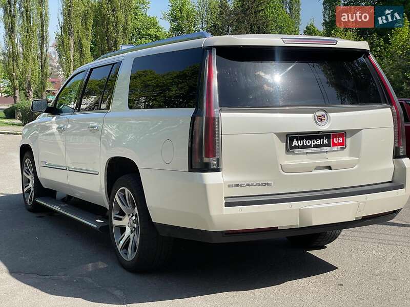Внедорожник / Кроссовер Cadillac Escalade 2014 в Киеве