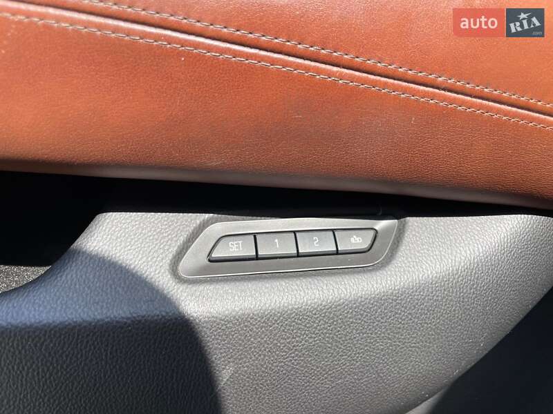 Внедорожник / Кроссовер Cadillac Escalade 2014 в Киеве