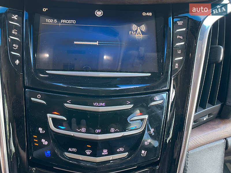 Внедорожник / Кроссовер Cadillac Escalade 2014 в Киеве